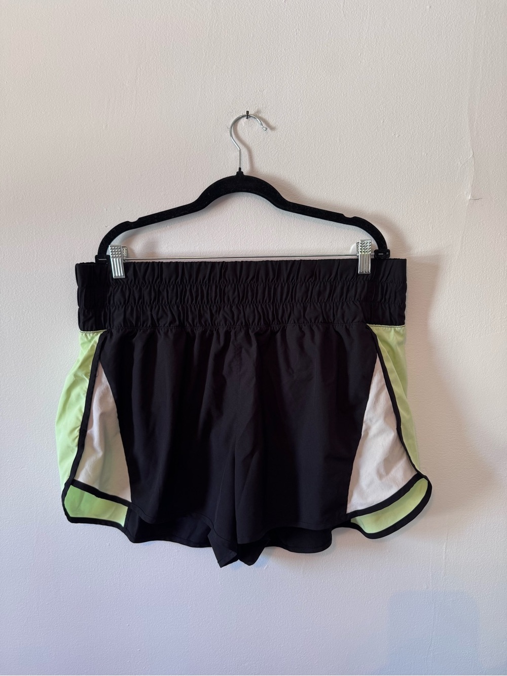 Avia XXXL 22 Black Lime Colorblock Athletic Running Shorts
